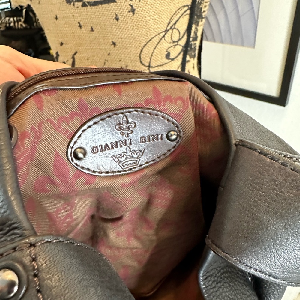Shoulder Handbag - Picture 7 of 9